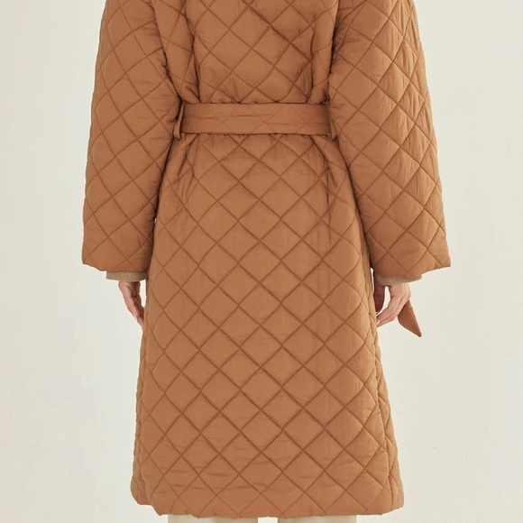 Quilted puffer wrap coat in beautiful camel tan color - Picture 2 of 7